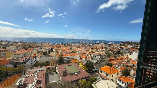 Apartamento T3 à venda na Rua das Hortas, 71