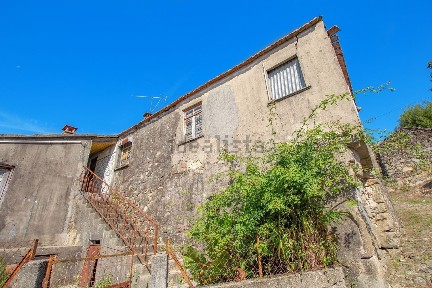 Moradia independente à venda em Lugar do Cabo
