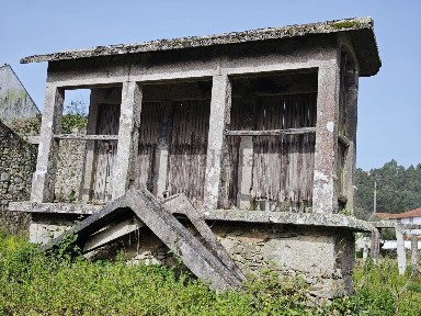 Casa de aldeia à venda em Riba de Âncora