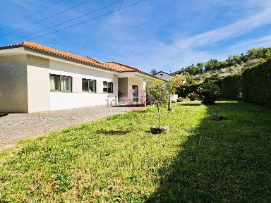 Casa ou moradia à venda em Longos Vales