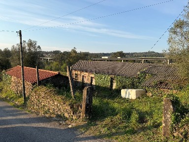 Casa de aldeia à venda em Rebordões de Souto s/n