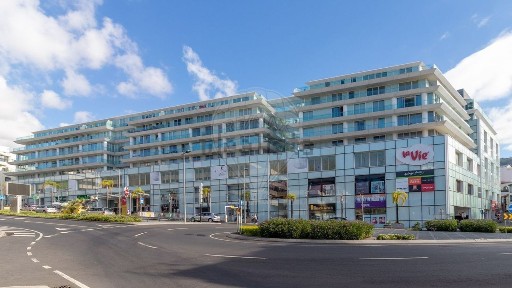 Apartamento T4 à venda na Rua Major Reis Gomes