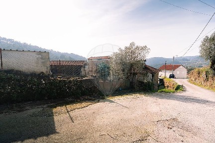 Moradia independente à venda em Ribeira do Neiva