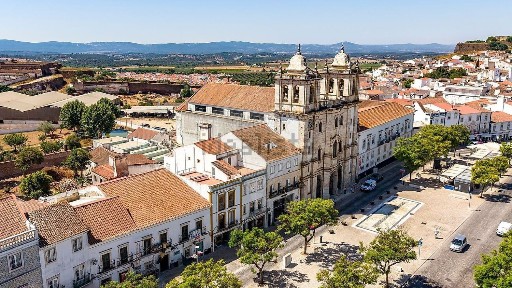 Apartamento T3 à venda em Santa Maria e Santo André
