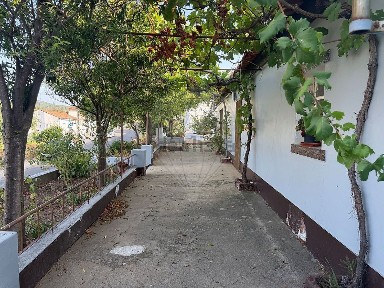 Moradia independente à venda na Rua de São Bento