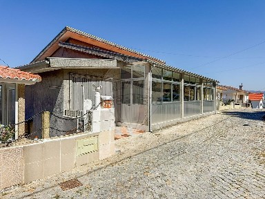 Moradia independente à venda em Espadanedo
