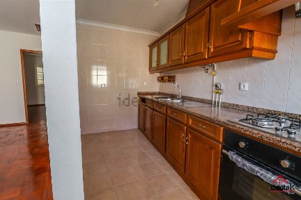 Moradia geminada à venda em Ribafeita