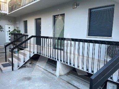 Andar de moradia à venda na Rua Calvário