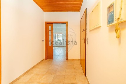 Arrendamento de apartamento T3 na Rua São Silvestre