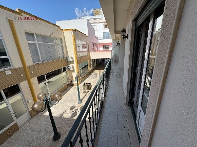 Arrendamento de apartamento T2 no Largo dos Combatentes da Grande Guerra, 16