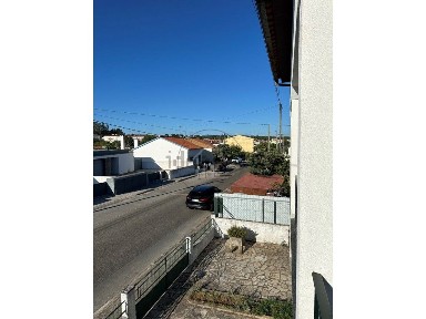 Arrendamento de apartamento T4 na Rua Manuel Lopes Valente Júnior