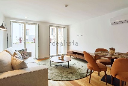 Arrendamento de apartamento T1 na Rua da Vitória, 152