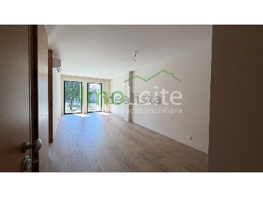 Arrendamento de apartamento T1 na Praça do Almada, 9
