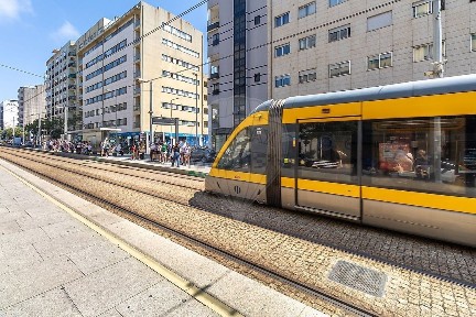 Arrendamento de apartamento T0 na Rua Brito e Cunha