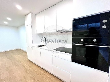 Arrendamento de apartamento T3 na Serralves