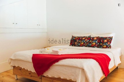 Arrendamento de apartamento T1 na Rua de Santo Ildefonso