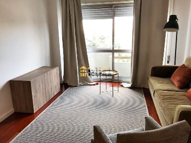 Arrendamento de apartamento T4 na Salgueiros
