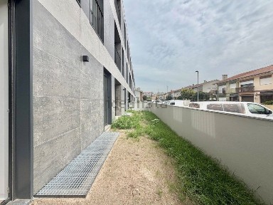 Arrendamento de apartamento T2 na Rua Santo António do Telheiro