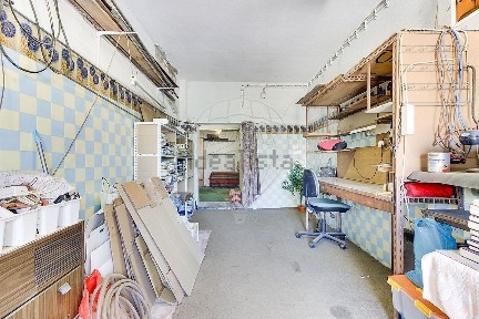 Espaço comercial à venda na Rua Joaquim Carvalho Luís