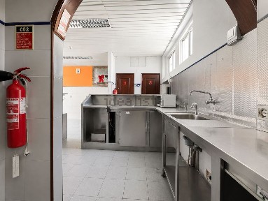 Espaço comercial à venda na Torre da Marinha