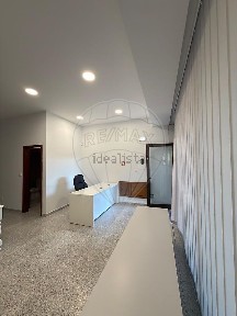 Espaço comercial à venda em Aves