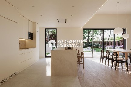 Apartamento T3 à venda no Largo das Rosas