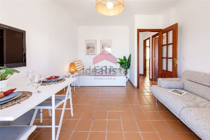 Apartamento T1 à venda na Rua Bartolomeu Perestelo, 5