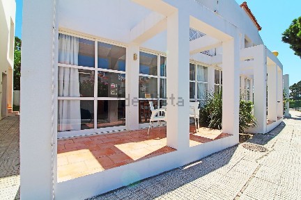 Albufeira e Olhos de Água, Albufeira, Bairro Praia da Oura - Areias de S. João, Urb. Ouratlantico, Rua José Fontana s/n