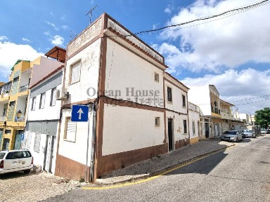 São Sebastião, Centro Oeste da Cidade de Loulé, Largo Doutor Bernardo Lopes