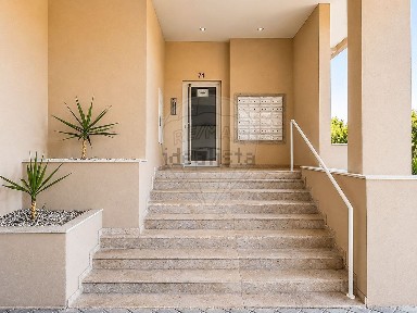 Apartamento T3 à venda na Rua Doutor Ibérico Nogueira