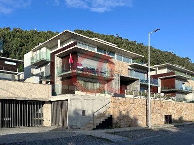 Apartamento T2 à venda na Rua dos Sobreiros