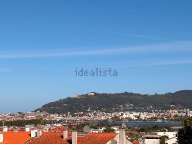 Apartamento T3 à venda na Rua do Pinheiro Manso, 244