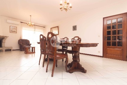 Apartamento T3 à venda em Urbanização da Calçada - Edifício do Galo nº 55