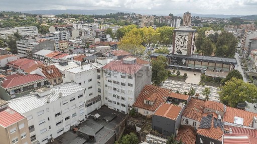 Apartamento T2 à venda na Praça Dona Maria II