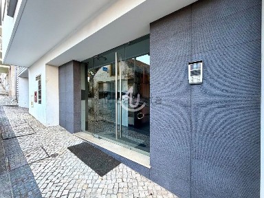 Apartamento T3 à venda na Rua Miguel Bombarda