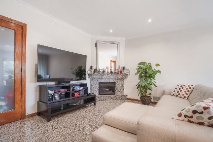 Apartamento T3 à venda na Rua 5 de Outubro