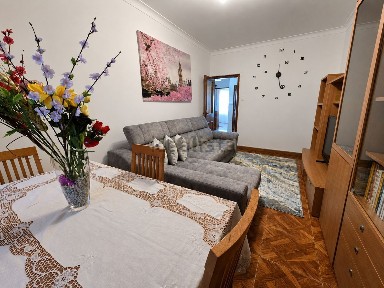 Apartamento T2 à venda na Rua Eduardo Castro Gandra, 1275