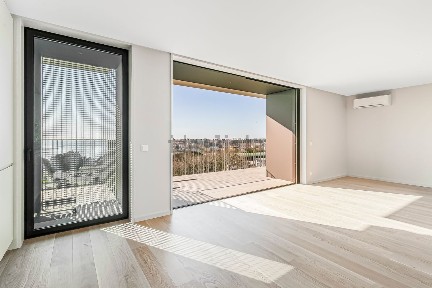 Apartamento T3 à venda na Alameda Jardins da Arrábida