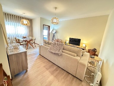 Apartamento T2 à venda na General Torres