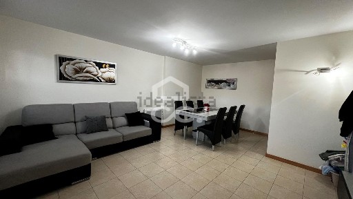 Apartamento T2 à venda em Lustosa
