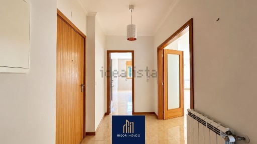 Apartamento T3 à venda no Largo dos Cavaleiros