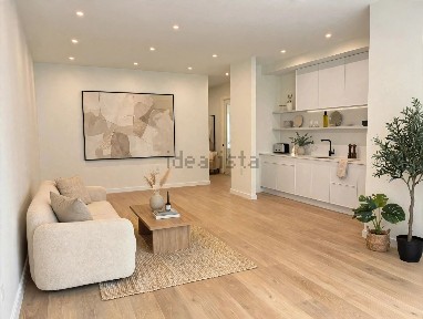 Apartamento T2 à venda na Avenida Francisco Ribeiro da Mota