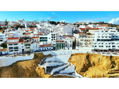 Arrendamento de moradia geminada em Praia da Oura - Areias de S. João