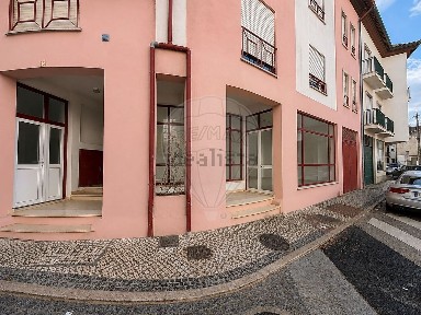Espaço comercial à venda na Rua da Rapoula
