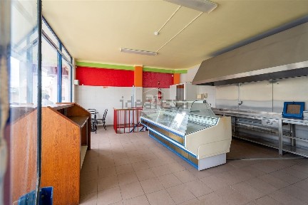 Espaço comercial à venda no Bairro dos Anjos - Vale da Cabrita