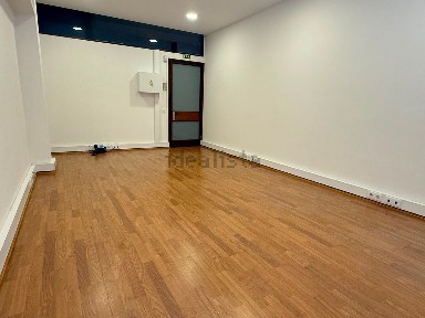 Arrendamento de escritório privado na Rua de Santos Pousada, 441