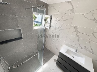 Moradia independente à venda em Santo António da Charneca