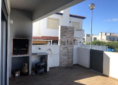 Arrendamento de apartamento T3 na Rua Vasco da Gama, 68