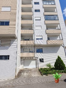 Apartamento T3 à venda em Sé - Santa Maria - Meixedo