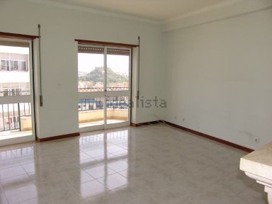 Arrendamento de apartamento T3 na Rua de Paris s/n
